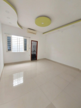 XE HƠI NGỦ TRONG NHÀ-NHÀ ĐẸP DIỆN TÍCH LỚN HẺM AN NINH-CẠNH CÔNG AN PHƯỜNG 11-NHÀ MỚI VÀO Ở NGAY,