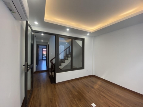 Bán Nhà Trần Quang Diệu Phân Lô .oto Vườn Hoa,Sát Quận ủy Đống ĐA