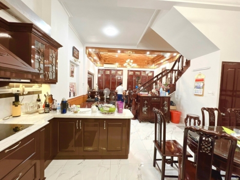 Bán nhà Q. Hoàng Mai, đường Tam Trinh 86m, MT 6.8 m, hơn 14 tỷ.