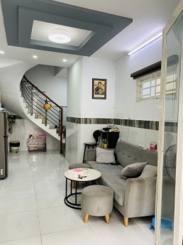 BÁN NHÀ NỞ HẬU PHAN XÍCH LONG - DTS 103M2 - 4TY4 CÓ TL