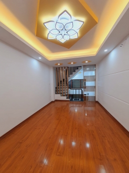 CÓ 1 0 2 - Phố Hoàng Đạo Thành – Thanh Xuân- 35m – 5 tầng – ngõ thông – ô tô – kinh doanh – nhỉnh 4