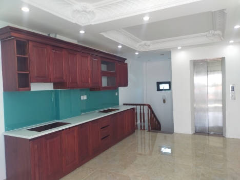 Bán nhà Chu Huy Mân , Long Biên 45 m 7 tầng 6,55 Tỷ
