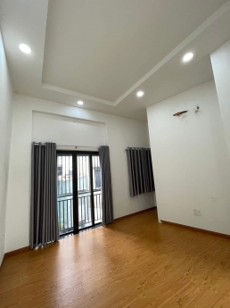 BÁN NHÀ HUỲNH VĂN BÁNH - NGANG 4.5 NỞ HẬU 6 - DT 50M2 - GIÁ CHỈ 5TY3 TL.