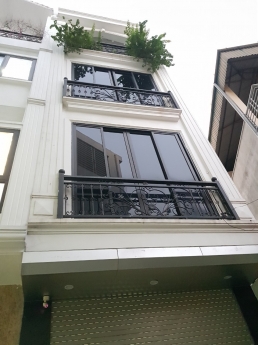 Nhà ngõ 640 Nguyễn Văn Cừ, Ô TÔ VÀO NHÀ, nhà đẹp LONG BIÊN