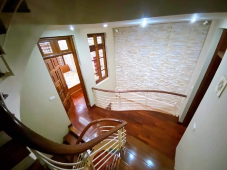 MẶT PHỐ trong đê, Âu Cơ 123m x 4 tầng, MT8m, giá 30 Tỷ