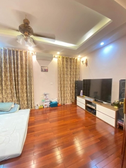BÁN NHÀ NGỌC LÂM 60M 5 TẦNG DÂN XÂY  NGÕ Ô TÔ THÔNG CHỈ 5 .5TỶ  LH E TÂM