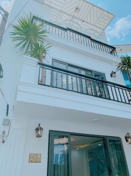 BÁN GẤP NHÀ HẺM OTO THÍCH QUẲNG ĐỨC NGANG 5m - 4.2 TỶ.