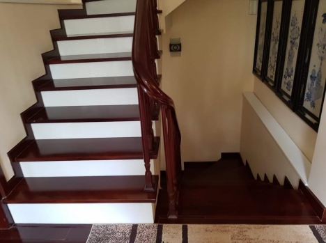 LÔ GÓC- Cách đường 30m - Văn Cao 84m x 5 tầng, giá 8.6 tỷ.