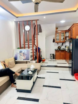 Lô góc Pháo Đài Láng, thông, nông, thoáng, KD nhỏ, 35m, 5T, chỉ 3.9 tỷ!