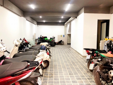 Dòng tiền khủng 1 tỷ/ năm- Ngõ Thái Hà- Đống Đa- 8 tầng tháng máy- Oto.