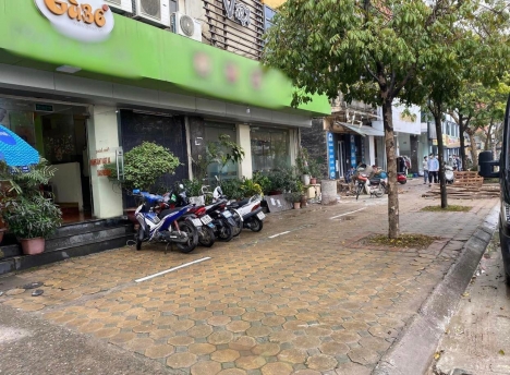 Bán nhà mặt phố Cầu Giấy Nguyễn Văn Huyên 65m2, 6 tầng, Mặt tiền hướng phố 12.6m, Lô góc, 3 thoáng,