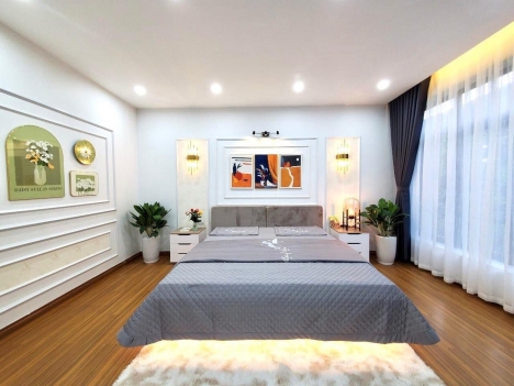 Bán Nhà Dân Xây Ngọc Lâm 60m. Kinh Doanh Đỉnh. Vỉa Hè. OTo Tránh. Xây 4 Tầng. Giá nhỉnh 10 Tỷ.