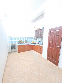 Bán nhà đẹp Hào Nam quận Đống Đa ngõ thông rộng ba gác gần phố gần trường chợ thuận tiện di chuyển