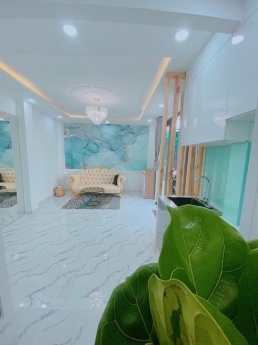 BÁN GẤP NHÀ HẺM OTO THÍCH QUẲNG ĐỨC NGANG 5m - 4.2 TỶ.