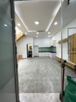 BÁN NHÀ HUỲNH VĂN BÁNH - NGANG 4.5 NỞ HẬU 6 - DT 50M2 - GIÁ CHỈ 5TY3 TL.