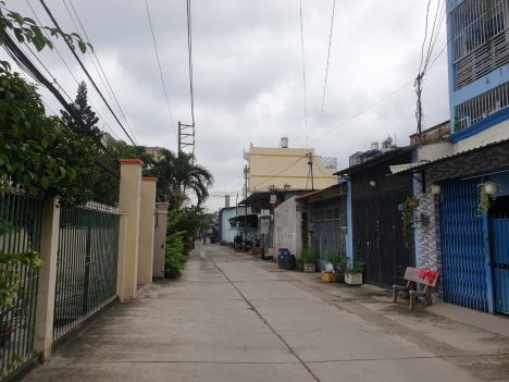 NHÀ CẤP 4 GÁC LỬNG ĐÚC KIÊN CỐ MUA VỀ Ở LIỀN