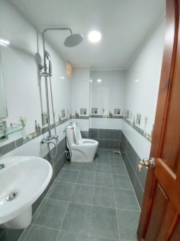 XE HƠI NGỦ TRONG NHÀ-NHÀ ĐẸP DIỆN TÍCH LỚN HẺM AN NINH-CẠNH CÔNG AN PHƯỜNG 11-NHÀ MỚI VÀO Ở NGAY,