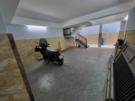 Cực HOT, CHDV 5 tầng có dòng tiền 64 tr/ tháng, Phan Văn Trị - P11- Bình Thạnh, Chỉ 11.5 tỷ