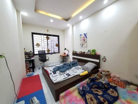 Bán Nhà Đường Nguyễn Khang - Cầu Giấy 36m x 4t, mặt 3.3m, giá 4.15 tỷ