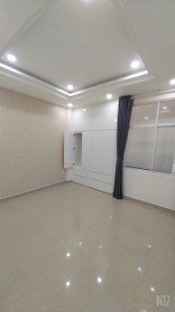 BÁN NHÀ PHỐ GẦN CHỢ ĐẦU MỐI THỦ ĐỨC, 65M2, SHR, Ô TÔ ĐỖ CỬA