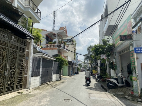 NHÀ ĐẸP VÀO Ở NGAY ĐƯỜNG NHỰA 8M, TÂN PHÚ 63 M2, 4 TẦNG