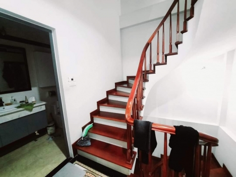 Bán nhà Minh Khai oto vào nhà kinh doanh đỉnh , Dt :40m2 , Tầng : 6 , Mt:4.55m2 , Giá : 9,7 Tỷ!!!