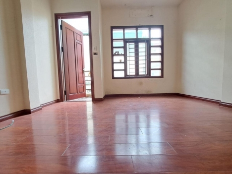 Chủ nhờ bán Gấp_Ngõ 133 Thái Hà_41m xây 5 Tầng,Ô Tô 16 chỗ cách nhà 10m_Giá chỉ 7 Tỷ.