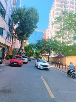 Bán nhà riêng Quận Cầu Giấy, phố Phạm Tuấn Tài. 60M- 4 Tầng- M.tiền 5.5m - Lô góc: 17.5 Tỷ
