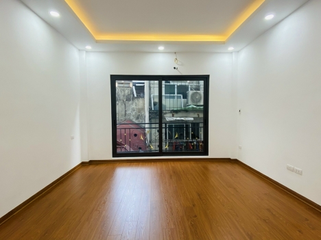 Bán gấp nhà phố Nhân Hòa, q.Thanh Xuân, dt 42m2, xây 6 tầng oto đỗ cách 20m