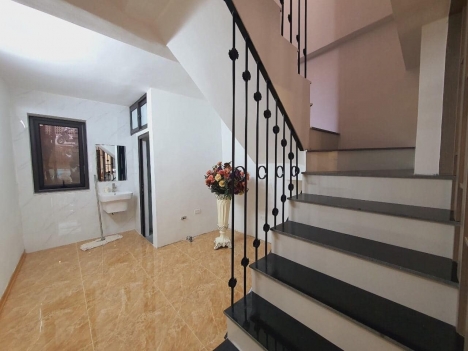 Bán nhà ngõ 165 Thái Hà, 3 thoáng vĩnh viễn, ô tô vào nhà 35m - Giá 8.6 tỷ