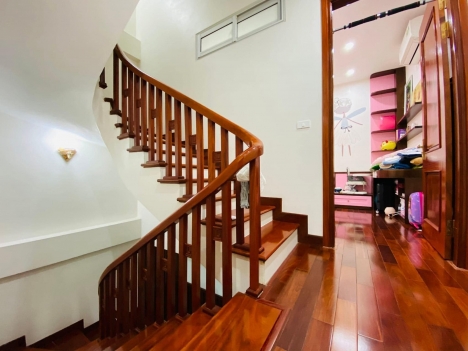 Bán nhà Hoàng Sâm-Hoàng Quốc Việt phân lô-ô tô tránh-56m2x5T,10.1tỷ