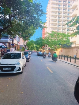 Bán nhà riêng Quận Cầu Giấy, phố Phạm Tuấn Tài. 60M- 4 Tầng- M.tiền 5.5m - Lô góc: 17.5 Tỷ
