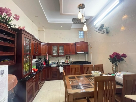 4 TỶ X-TRUNG TÂM BỒ ĐỀ- BÁN NHÀ ĐẸP 46M- TẶNG 90% NỘI THẤT-GIẾNG TRỜI- NHỈNH
