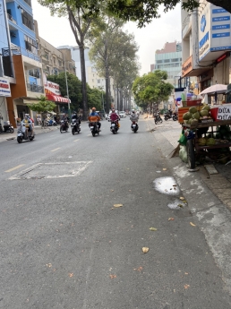 Bán gấp nhà MTKD nở hậu đường Cao Thắng, P3, Q3