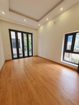 Bán nhà ngõ 165 Thái Hà, 3 thoáng vĩnh viễn, ô tô vào nhà 35m - Giá 8.6 tỷ