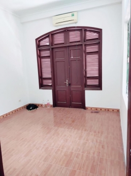Cực kỳ HIẾM.nhà 50m2.giá chỉ 3,4 tỷ,oto qua cổng,ko có căn thứ 2.