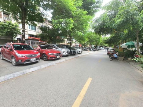 MẶT PHỐ THỤY KHUÊ - TÂY HỒ. VỈA HÈ RỘNG 3 Ô TÔ ĐỖ NGÀY ĐÊM. KD SẦM UẤT. DT 44M. GIÁ 10,6 TỶ.