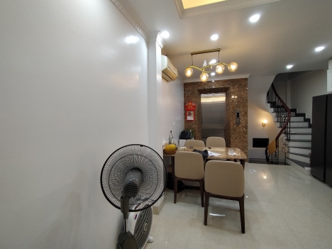 Nhà Mặt phố Mai Phúc, Vị trí Đẹp nhất Phố, Kinh Doanh Đỉnh - Ở Đẳng Cấp.