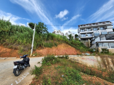 Cần bán đất Biệt Thự view đẹp đường Trịnh Hoài Đức, Đà Lạt 361m2