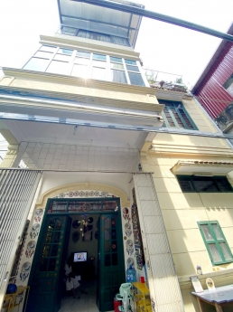 Bán nhà Lạc Long Quân, ngõ thông Trịnh Công Sơn Dt 110m2, 3T, giá đầu tư 11,2 tỷ.