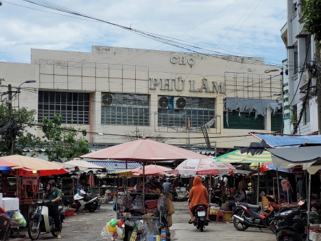 MẶT TIỀN KINH DOANH-NGAY NGÃ TƯ CHỢ PHÚ LÂM