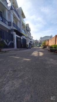 BÁN NHÀ PHỐ GẦN CHỢ ĐẦU MỐI THỦ ĐỨC, 65M2, SHR, Ô TÔ ĐỖ CỬA