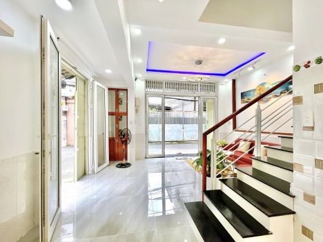 CĂN GÓC 2 MẶT TIỀN QUẬN GÒ VẤP GIÁ SIÊU RẺ CHỈ 4TY600