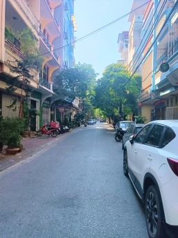 Bán nhà riêng Quận Cầu Giấy, phố Phạm Tuấn Tài. 60M- 4 Tầng- M.tiền 5.5m - Lô góc: 17.5 Tỷ