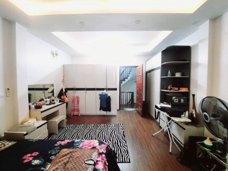 Bán nhà Minh Khai oto vào nhà kinh doanh đỉnh , Dt :40m2 , Tầng : 6 , Mt:4.55m2 , Giá : 9,7 Tỷ!!!