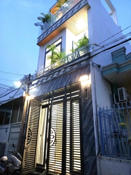 Nhà ĐẸP TRƯỜNG THỌ - TP THỦ ĐỨC - 4 X 16 - xe HƠI đậu cửa.