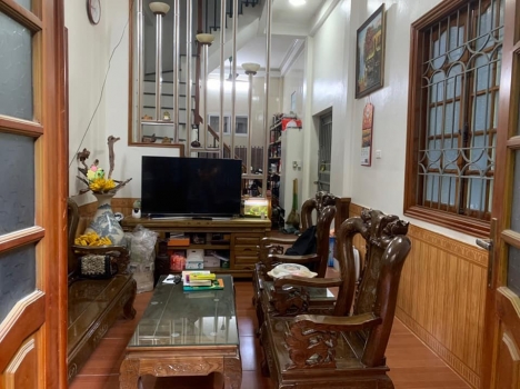 Cần bán gấp nhà phố Ngô Quyền, lô góc 3 mặt thoáng, ô tô đỗ cửa, 38m 4 tỷ