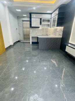 Bán gấp nhà phố Nhân Hòa, q.Thanh Xuân, dt 42m2, xây 6 tầng oto đỗ cách 20m