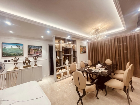 16 tỷ 800. Hoàng Cầu – Trần Quang Diệu 65m, mặt tiền 6m.