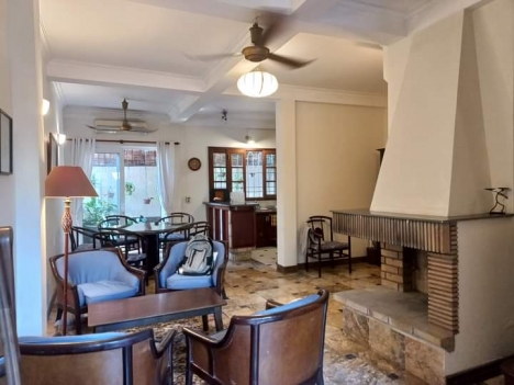 Bán biệt thự mặt phố Ngọc Thụy, lô góc, gara 100m2, 3 tầng nhỉnh 11 tỷ